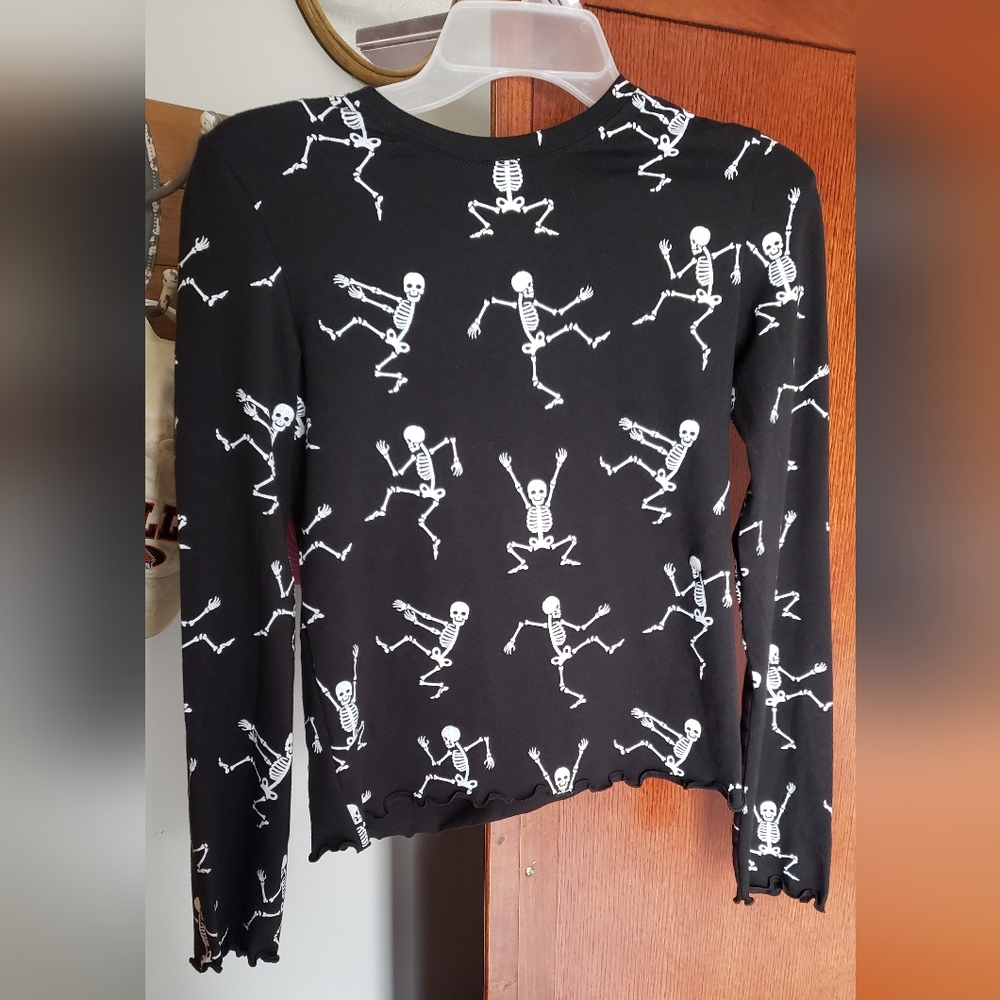 Skeleton top